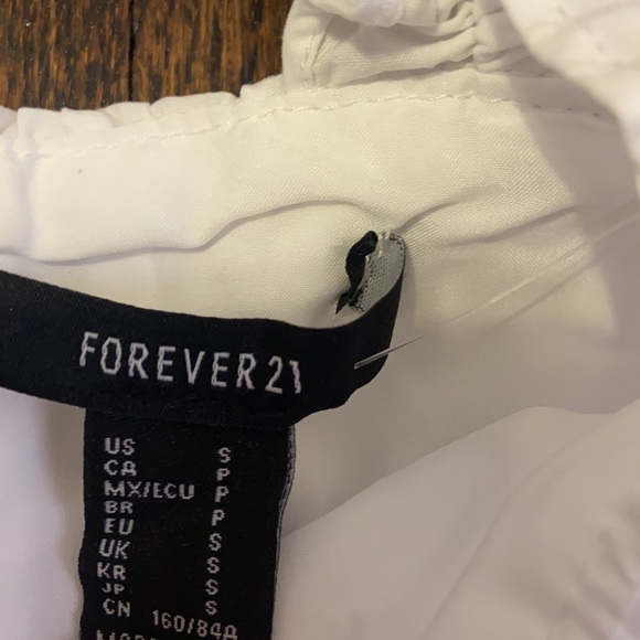 NWT Forever 21 Pleated Lace-Up White Crop Top - Picture 9 of 11